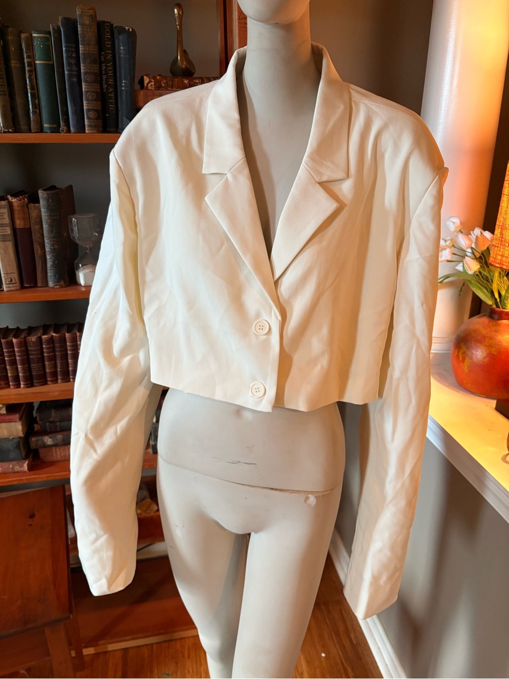 DANIELLE BERNSTEIN Cropped Cream Blazer Jacket